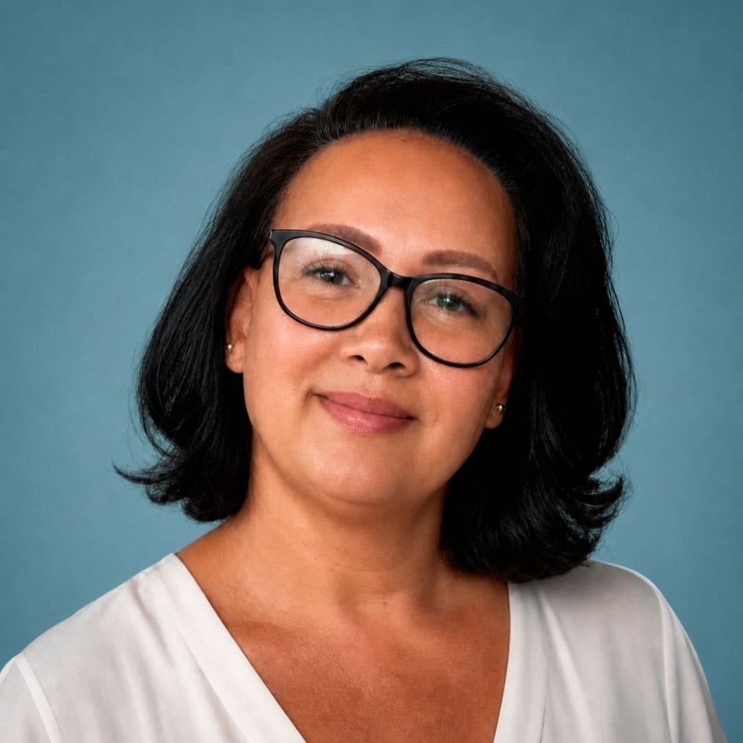 Dra. Andrea Ballejo, cirurgiã-dentista, em retrato